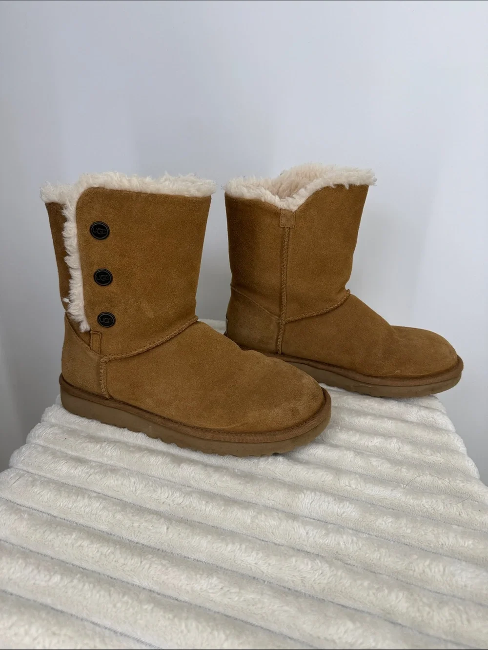 UGG good please